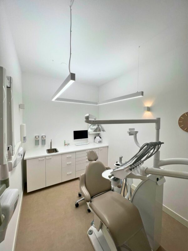 Armatuur PHU U-vorm LED direct / indirect Dentled volspectrum daglicht - Afbeelding 2
