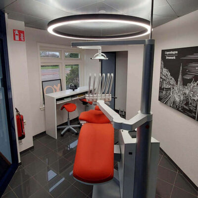 DentLed PVR150 Full Spectrum LED-ringverlichting in de showroom van Croonen Dental Service