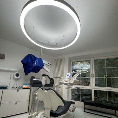 DentLed PVR120 verlichting in een tandartspraktijk in München.
