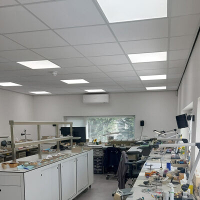 Tandlab De Meern werkplekverlichting met DentLED DL60 full-spectrum lampen.