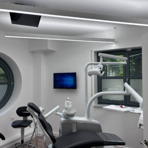 DentLed PHL-18 volledig-spectrumlamp bij Tandartspraktijk Dr. Broecker