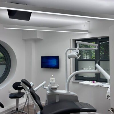 DentLed PHL-18 volledig-spectrumlamp bij Tandartspraktijk Dr. Broecker