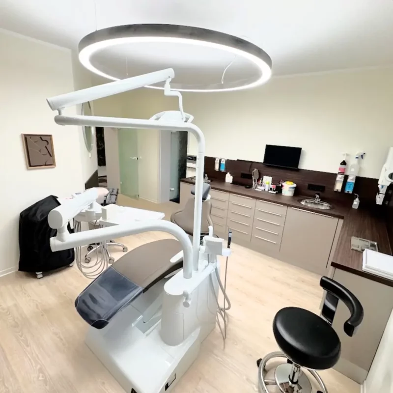Upgrade van de tandheelkundige kliniekverlichting door Sascha Glauer met de Dentled PVR150