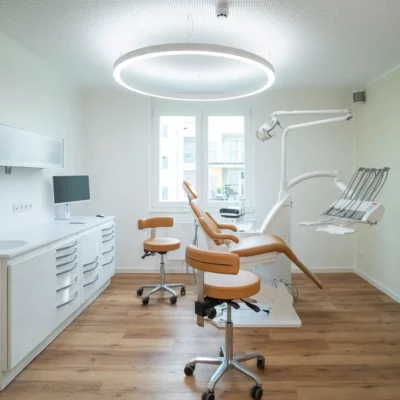 Dentled PVR150-verlichting in de tandartspraktijk van Dr. Claudia Pelzer in Emmerich