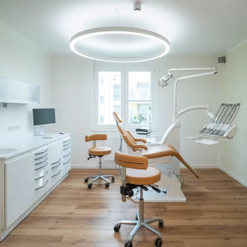 Dentled PVR150-verlichting in de tandartspraktijk van Dr. Claudia Pelzer in Emmerich